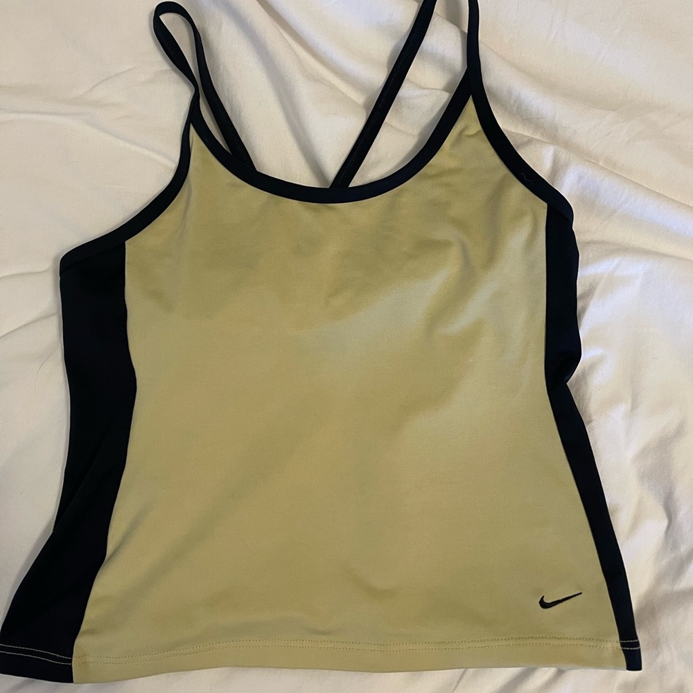 super cute nike work out tank